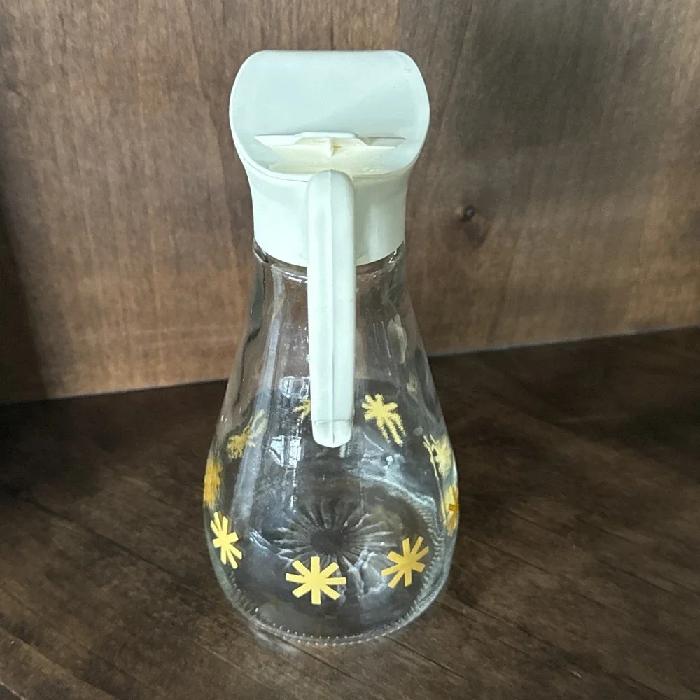 Vtg MCM Log Cabin Glass Syrup Server with Handle, Gold Starburst Maple Syrup Jug